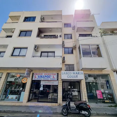 Cheer Up Apartment, Near To The Finikoudes * Lárnaca